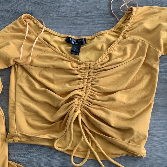 Crop top bundle - Picture 2 of 15